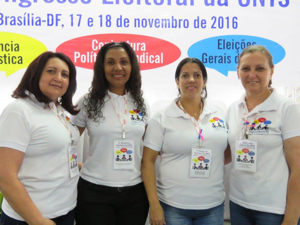 Presidentes de Sindicatos catarinenses em Brasília, no 2º Congresso Eleitoral da CNTS (Da esquerda para a direita: Maria Salete, Denise Matos, Eliane de Carli e Leodália de Souza)