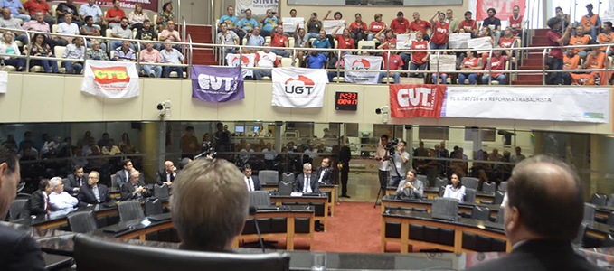 Audiencia publica em defesa das reformas